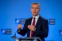 Столтенберг не согласен с позицией Макрона по НАТО