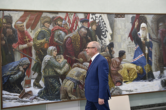 В Госдуме открылась выставка художников академии Ильи Глазунова