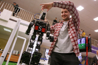 Российская сборная победила на всемирной олимпиаде по робототехнике