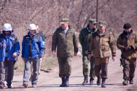 Кремль приветствует разведение сил на юго-востоке Украины, заявил Песков
