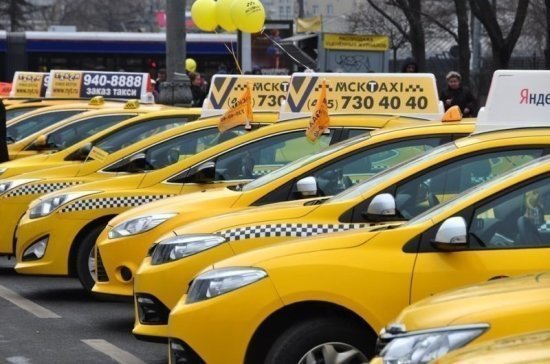 Минтранс предложил запретить осужденным за тяжкие преступления управлять такси