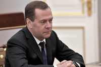 Медведев поручил разобраться с удорожанием соцобъектов в ходе строительства