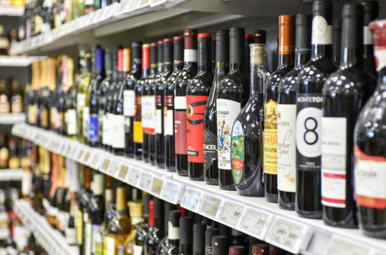 В Минздраве рассматривают предложение сократить время продажи алкоголя на час