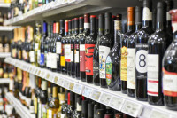 В Минздраве рассматривают предложение сократить время продажи алкоголя на час