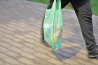 Эксперт: россияне со временем смогут отказаться от использования пластиковых пакетов