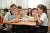 Володин: регионы получат помощь для организации горячего питания в школах