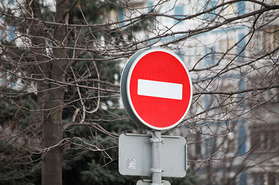 В Петербурге закроют два съезда на развязке кольцевой автодороги и Выборгского шоссе