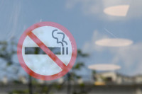 Минздрав назвал приоритетной задачу снижения курения среди подростков