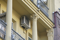 Законопроект о запрете кондиционеров на фасадах памятников архитектуры принят в первом чтении