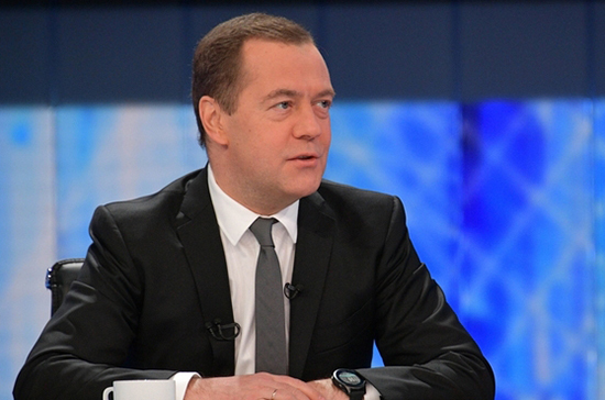 Медведев: закон об оперативной деятельности позволит увеличить число новых проектов в России
