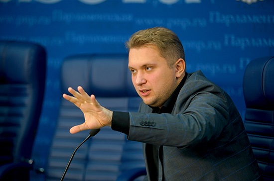 Чернышов поддержал идею создать общую систему оплаты труда учителей