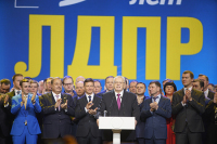Жириновский призвал повысить среднюю зарплату в России