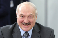 Лукашенко сравнил врачебную практику с работой президента