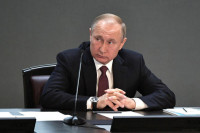 Путин признал недостаточными действующие меры по поддержанию рождаемости 