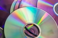 С продавцов компакт-дисков перестанут требовать лицензии