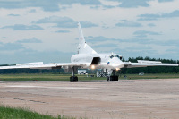 Бомбардировщик Ту-22 совершил аварийную посадку в Астраханской области