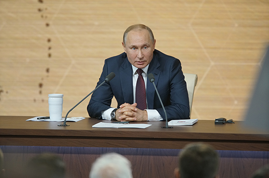 Владимир Путин пообещал всестороннюю поддержку волонтёрскому движению