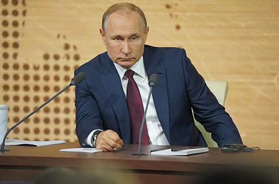 Путин назвал способы решить проблему зарплат в сфере медицины