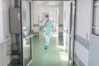 В Минздраве прокомментировали предложение Путина по увеличению зарплат врачей