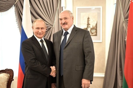 Путин рассчитывает на продолжение содержательного диалога с Лукашенко в новом году