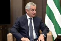 Президент Абхазии отверг просьбу протестующих о его отставке
