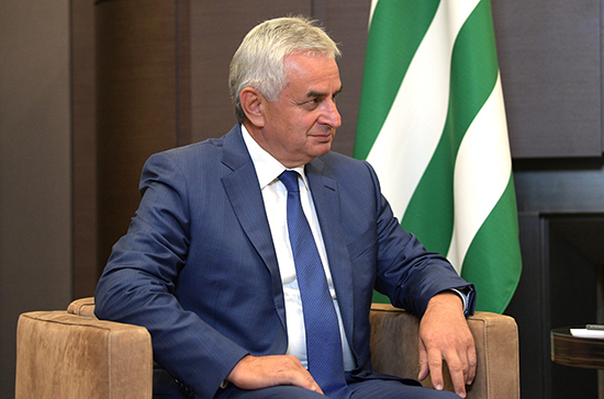 Президент Абхазии намерен оспорить решение ЦИК о повторных выборах