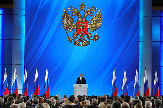 Владимир Путин сообщил о напряженном демографическом периоде в России