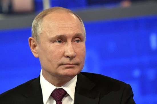 Путин: нельзя позволить стереть память о Великой Отечественной войне