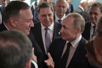 Путин и Помпео провели короткую встречу перед началом конференции в Берлине