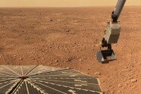 Учёные предложили создать обитаемую базу на спутнике Марса