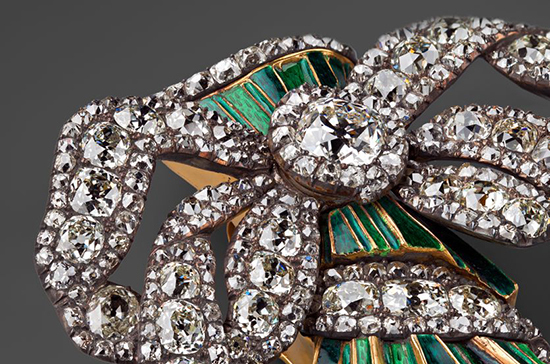 Ценности Госфонда разрешат хранить на таможне