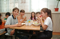 Турчак заявил о необходимости уделить особое внимание качеству питания в школах