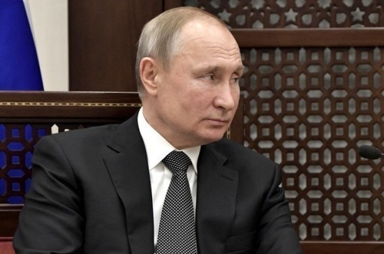 Путин поручил кабмину подготовить предложения по охране лесов