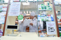 Роспотребнадзор поручил обеспечить в аптеках запас лекарств из-за коронавируса