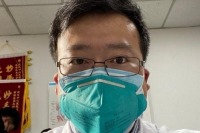 В Китае умер первый сообщивший о коронавирусе врач