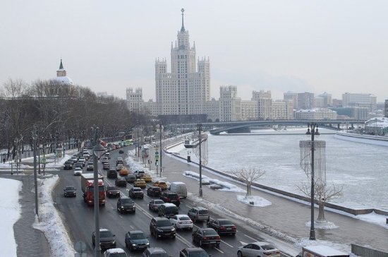 Метеоролог рассказал о связи обрушившегося на Европу шторма с погодой в Центральной России