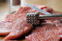 Диетолог рассказала, как снизить вред от употребления красного мяса