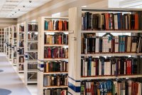 Новосибирцы могут пожертвовать ненужные книги библиотекам