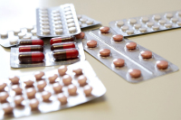 Минпромторг не видит рисков для производства лекарств из-за приостановки поставок сырья из КНР