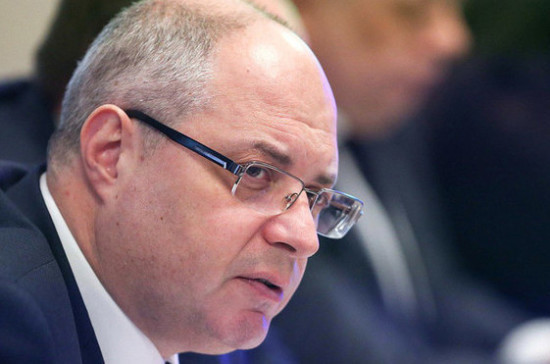 Гаврилов назвал важным закрепление в Конституции положения о Боге 