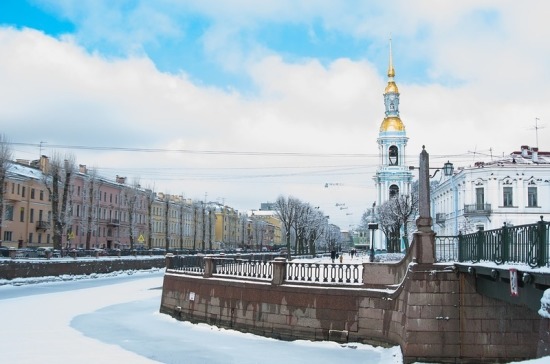 Из-за теплой зимы Петербург сэкономил свыше 100 тысяч тонн песка и соли