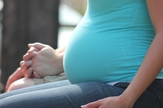 В ФСС разъяснили действующий порядок выплаты пособий по беременности и родам