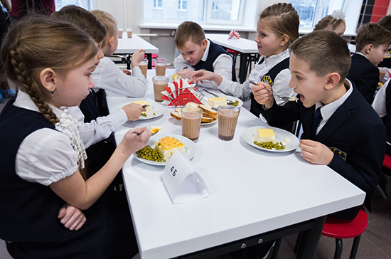 Как регионы готовятся к исполнению закона о «школьном питании»?