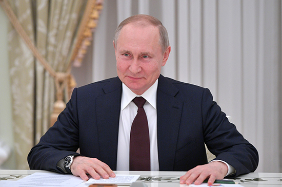 Путин поблагодарил Госдуму за работу над поправками в Конституцию
