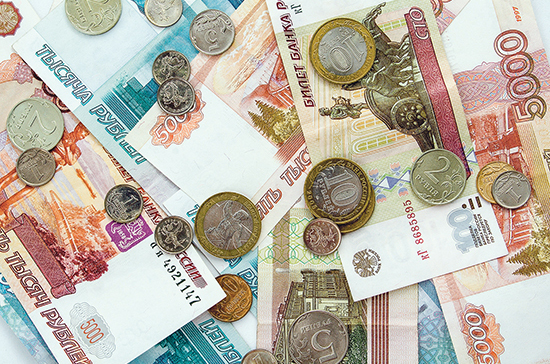 Соцвыплаты и пенсии проиндексируют, несмотря на падение рубля