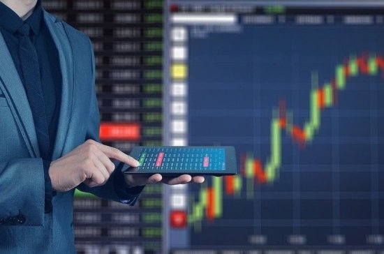 Эксперт назвала отрасли экономики, которые окажутся в выигрыше из-за ситуации на валютном рынке