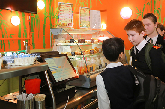 Сенатор рассказал о возможности выбрать школьное меню по религиозным предпочтениям