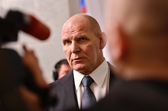 Карелин внёс поправку о праве Госдумы сократить срок своих полномочий 