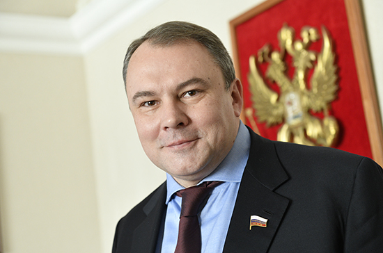 Пётр Толстой сообщил о том, что работает удалённо после визита в ПАСЕ