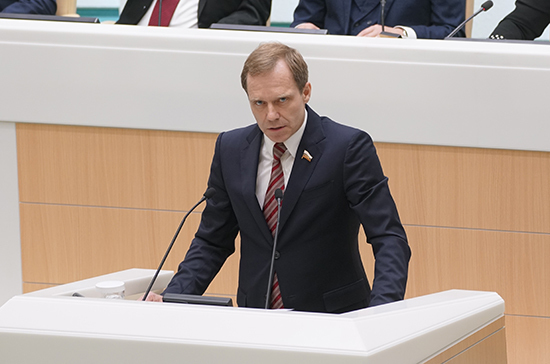 Кутепов отметил важность поправок в Конституцию о федеральных территориях